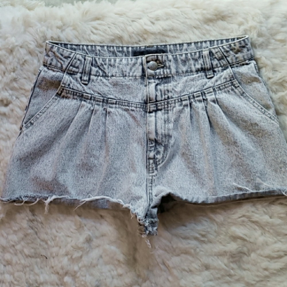 Aeropostale High Waist Light Wash Mom Jeans Shorts Size 12
